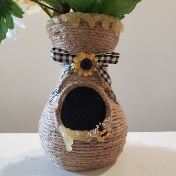 bee decor , bee skep vase - Picture 4 of 5